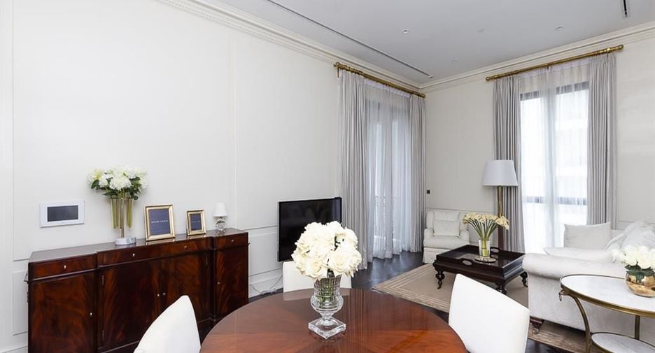 For rent 2 bedrooms condo in Pathum Wan, Bangkok