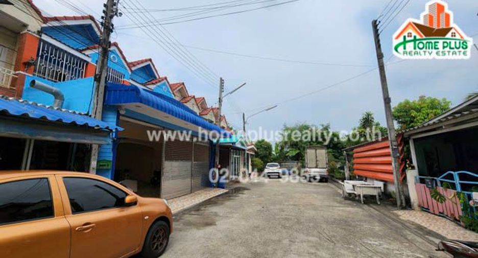For sale 5 bed townhouse in Sam Phran, Nakhon Pathom