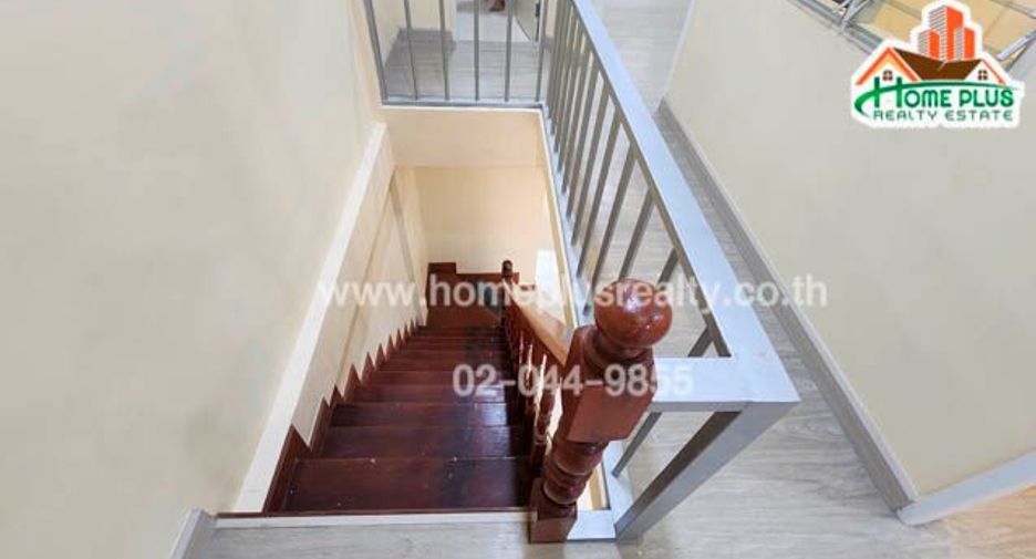For sale 5 bed townhouse in Sam Phran, Nakhon Pathom