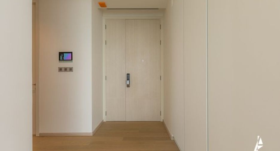 For sale 3 ベッドルーム condo in Khlong Toei, Bangkok