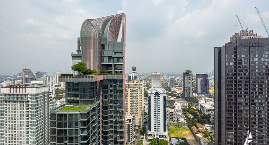 For sale 3 ベッドルーム condo in Khlong Toei, Bangkok