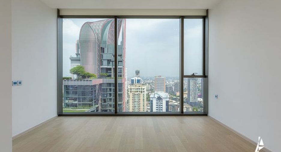 For sale 3 ベッドルーム condo in Khlong Toei, Bangkok