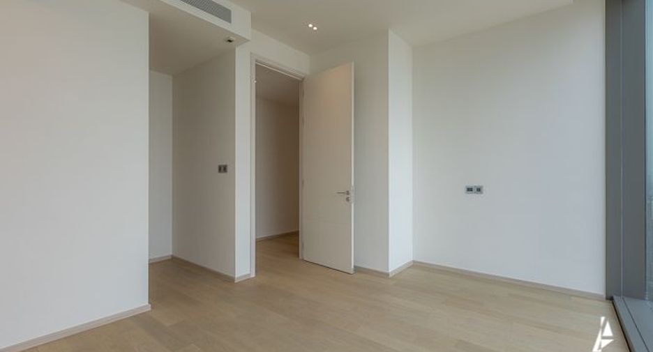For sale 3 ベッドルーム condo in Khlong Toei, Bangkok