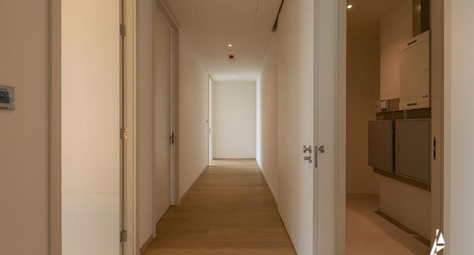 For sale 3 ベッドルーム condo in Khlong Toei, Bangkok