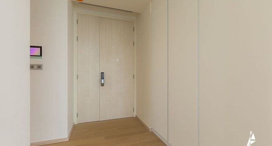 For sale 3 ベッドルーム condo in Khlong Toei, Bangkok