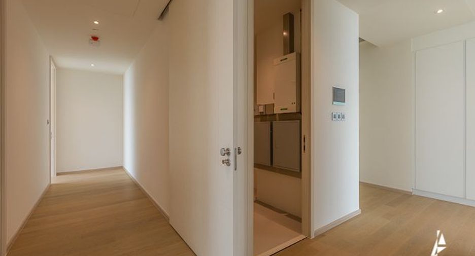 For sale 3 ベッドルーム condo in Khlong Toei, Bangkok