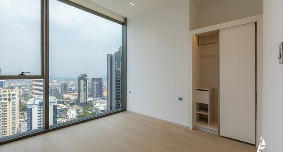 For sale 3 ベッドルーム condo in Khlong Toei, Bangkok