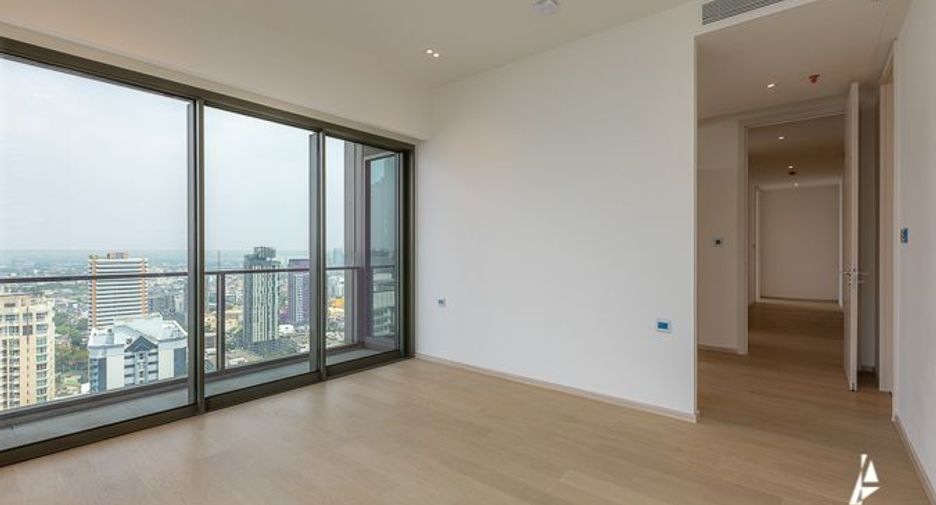 For sale 3 ベッドルーム condo in Khlong Toei, Bangkok