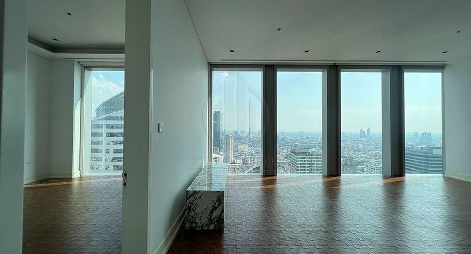 For sale 2 bedrooms condo in Sathon, Bangkok