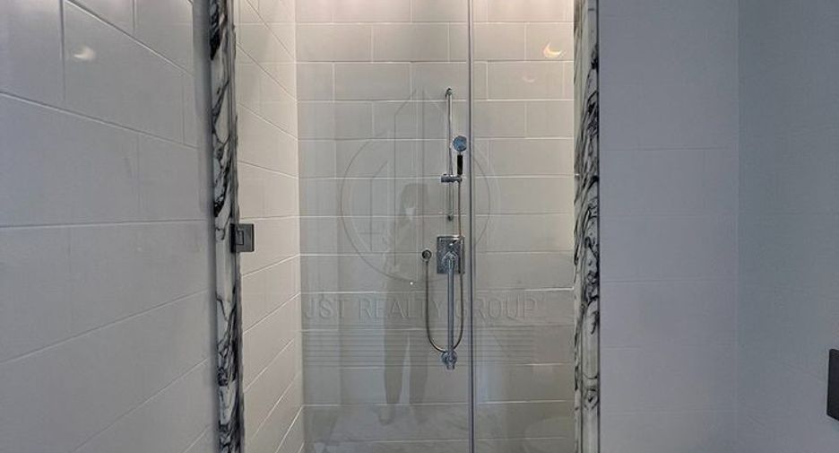 For sale 2 bedrooms condo in Sathon, Bangkok