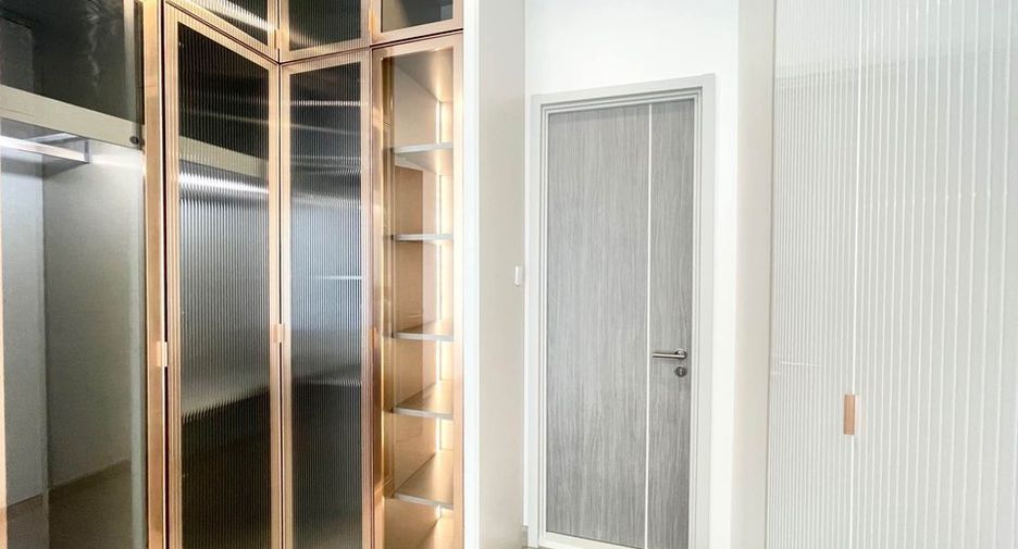 For rent and for sale 1 bed condo in Bang Rak, Bangkok