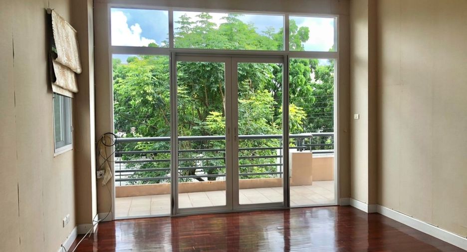 Casa en venta de 3 habitaciones en Sai Mai, Bangkok