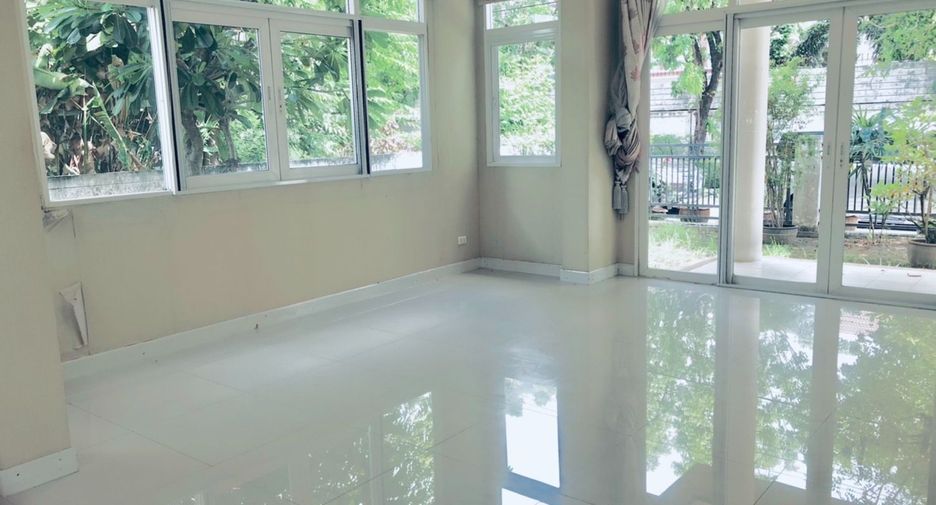Casa en venta de 3 habitaciones en Sai Mai, Bangkok