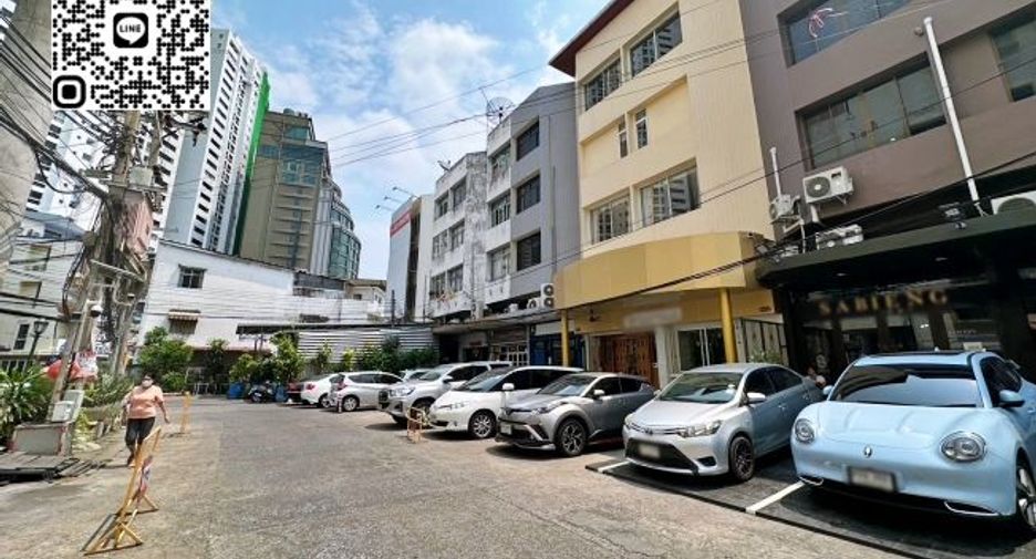 For sale 10 bed retail Space in Khlong Toei, Bangkok