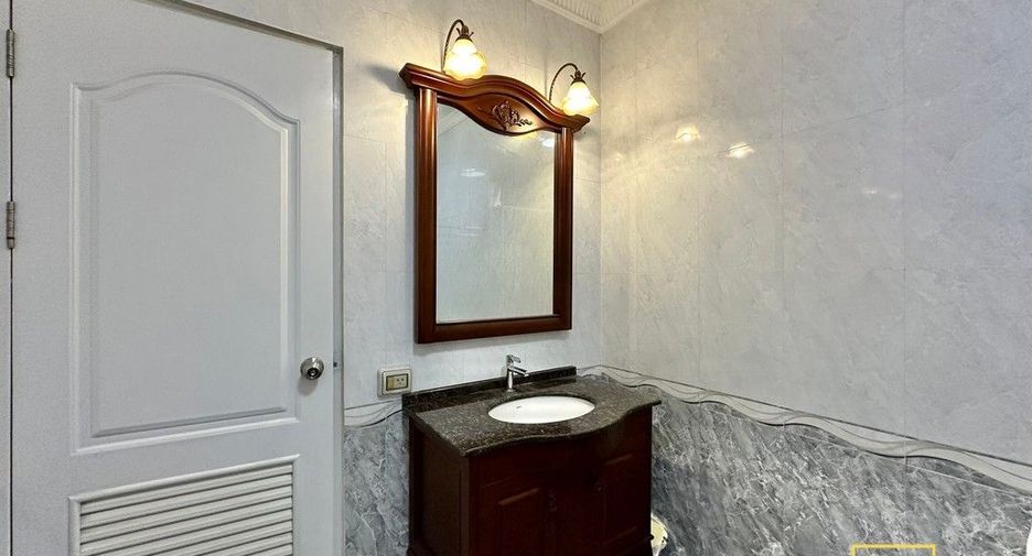 Apartamento en alquiler de 2 habitaciones en Watthana, Bangkok