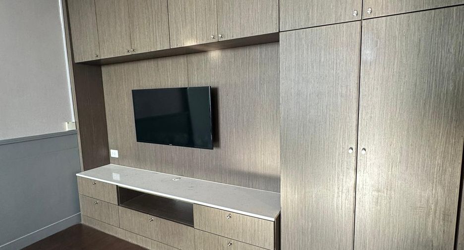 For rent and for sale 2 bedrooms apartment in Ratchathewi, Bangkok
