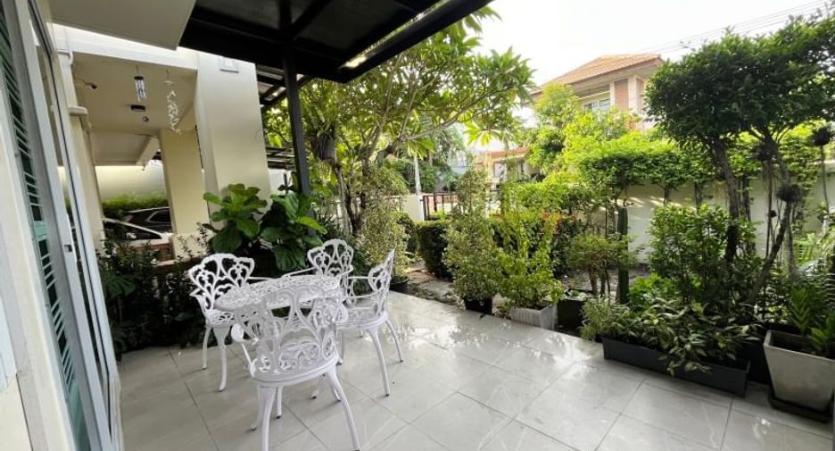 For sale 4 bedrooms house in Si Racha, Chonburi