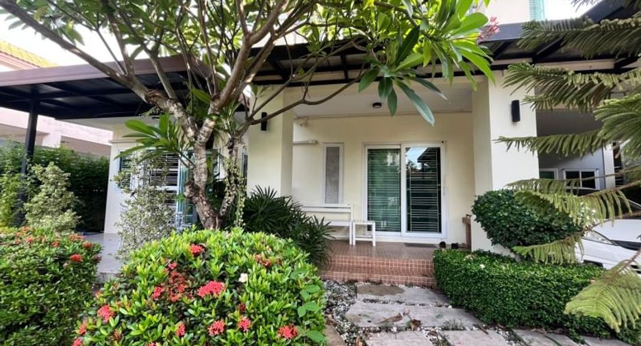 For sale 4 bedrooms house in Si Racha, Chonburi