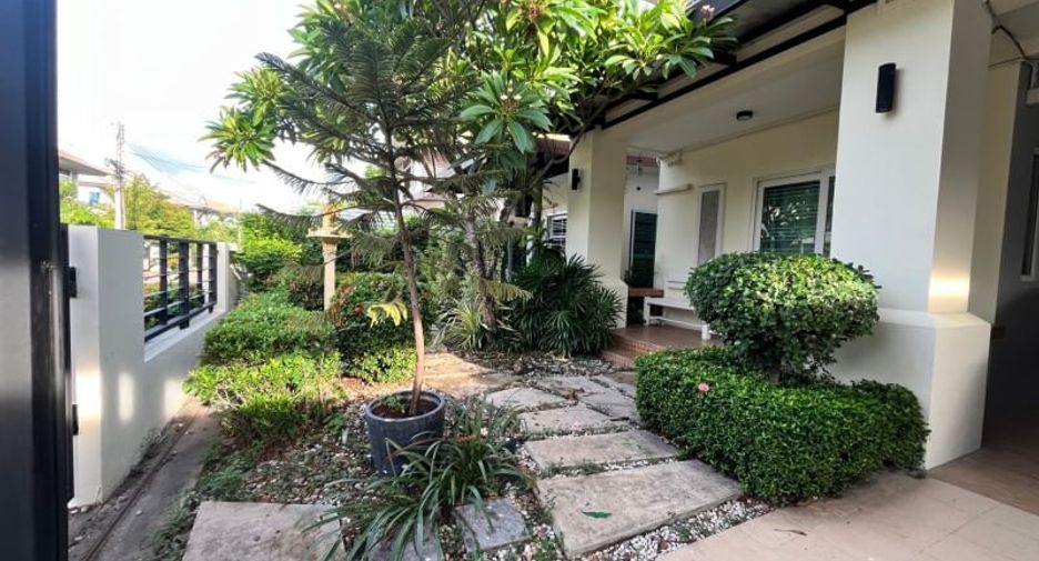 For sale 4 bedrooms house in Si Racha, Chonburi