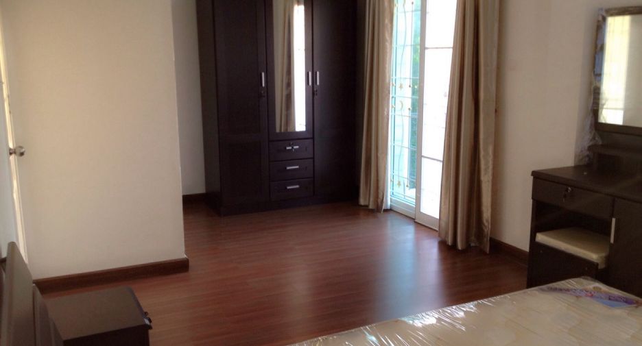 À louer et à vendre 3 chambres maison de ville à Bang Bua Thong, Nonthaburi