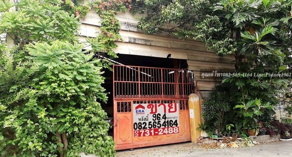 For sale 4 bed retail Space in Song Phi Nong, Suphan Buri