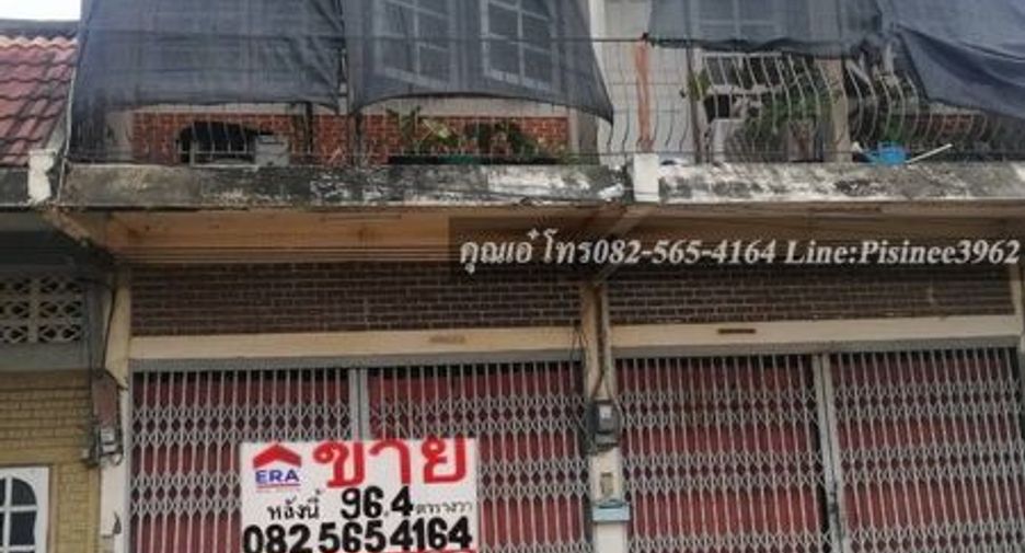 For sale 4 bed retail Space in Song Phi Nong, Suphan Buri