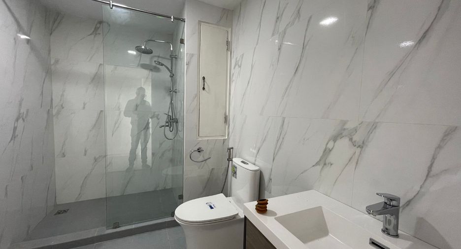 Аренда 3 спальни кондо в Щаттхана, Бангкок