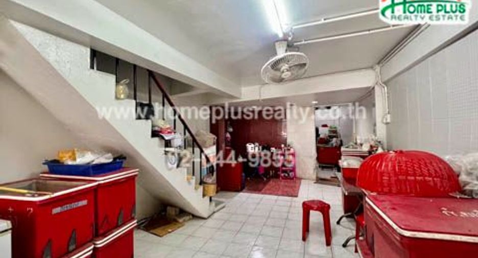 For sale 4 bed retail Space in Mueang Ang Thong, Ang Thong