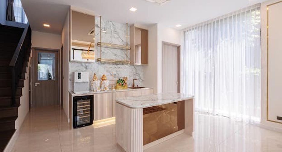 Casa en alquiler y en venta de 5 habitaciones en Prawet, Bangkok