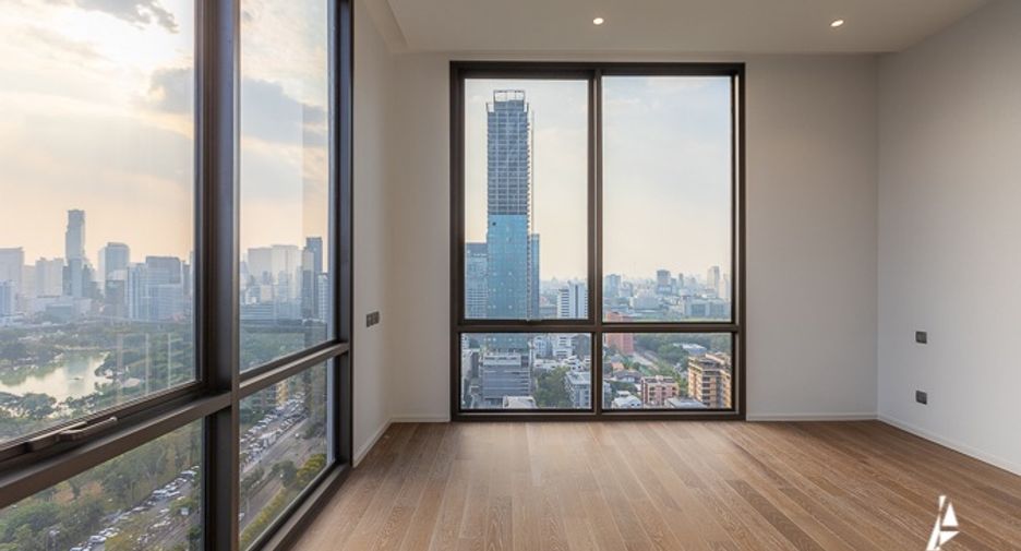 For sale 3 bedrooms condo in Pathum Wan, Bangkok