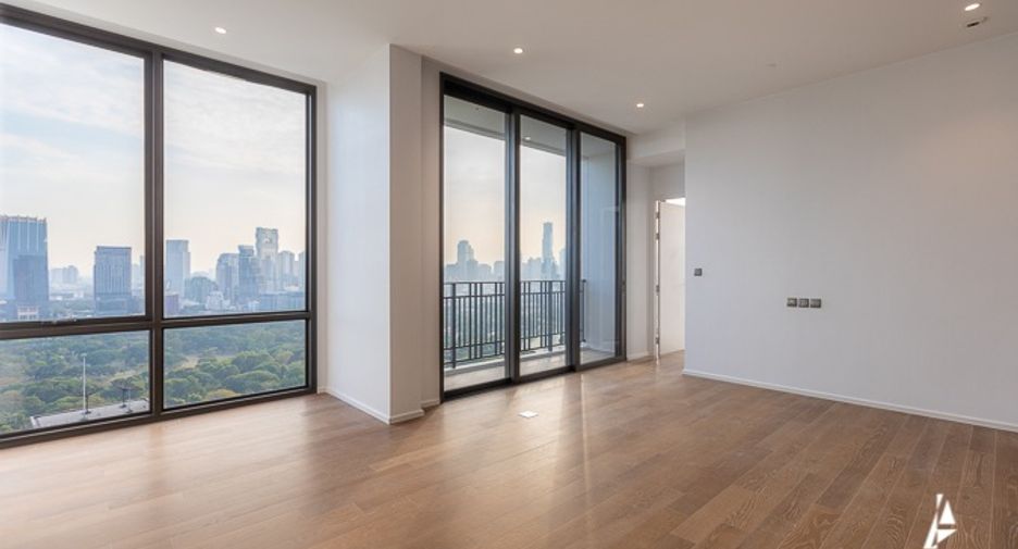 For sale 3 bedrooms condo in Pathum Wan, Bangkok
