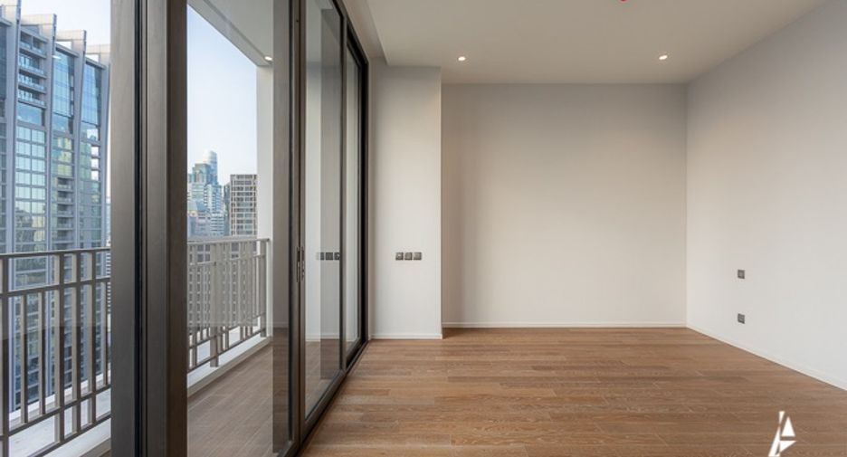 For sale 3 bedrooms condo in Pathum Wan, Bangkok