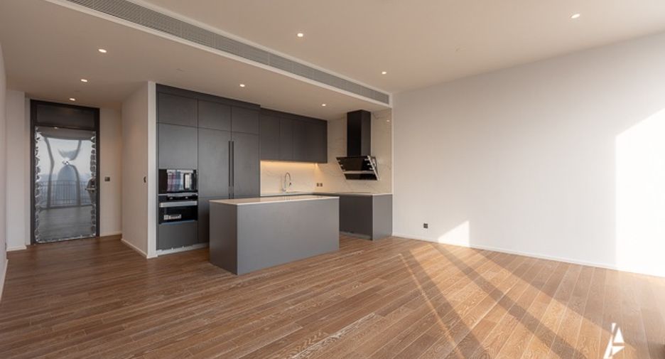 For sale 3 bedrooms condo in Pathum Wan, Bangkok