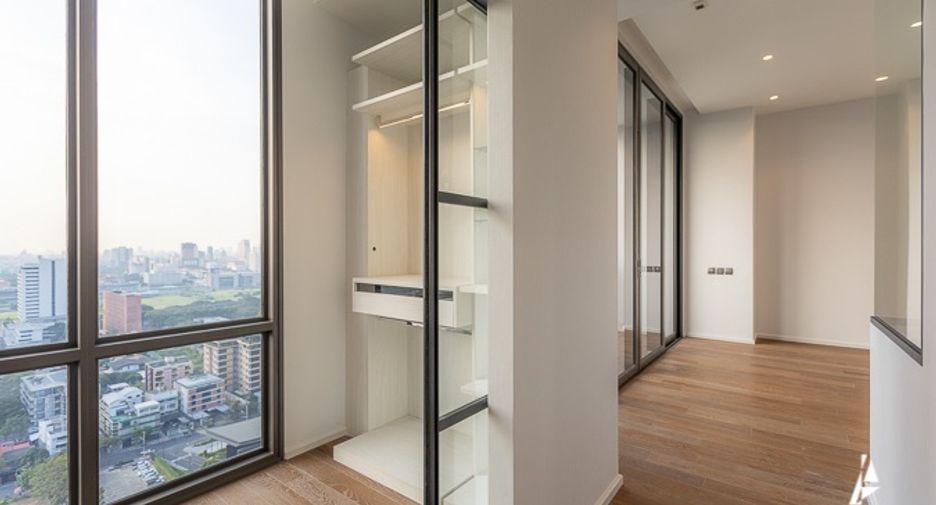 For sale 3 bedrooms condo in Pathum Wan, Bangkok