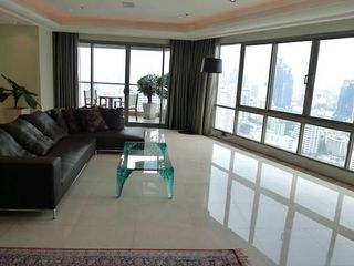 For rent 4 bedrooms condo in Khlong Toei, Bangkok