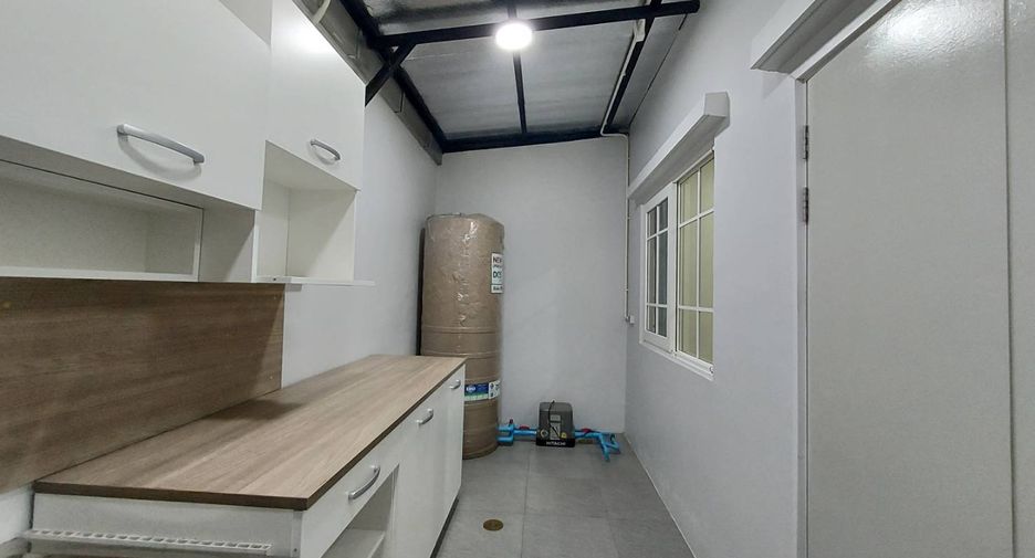 For rent 4 Beds townhouse in San Sai, Chiang Mai