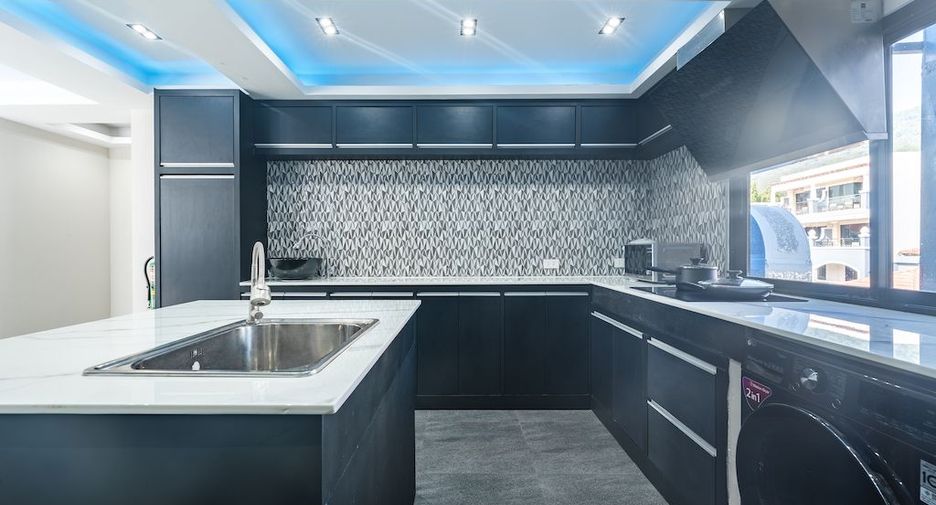 For rent 3 bedrooms apartment in Mueang Phuket, Phuket