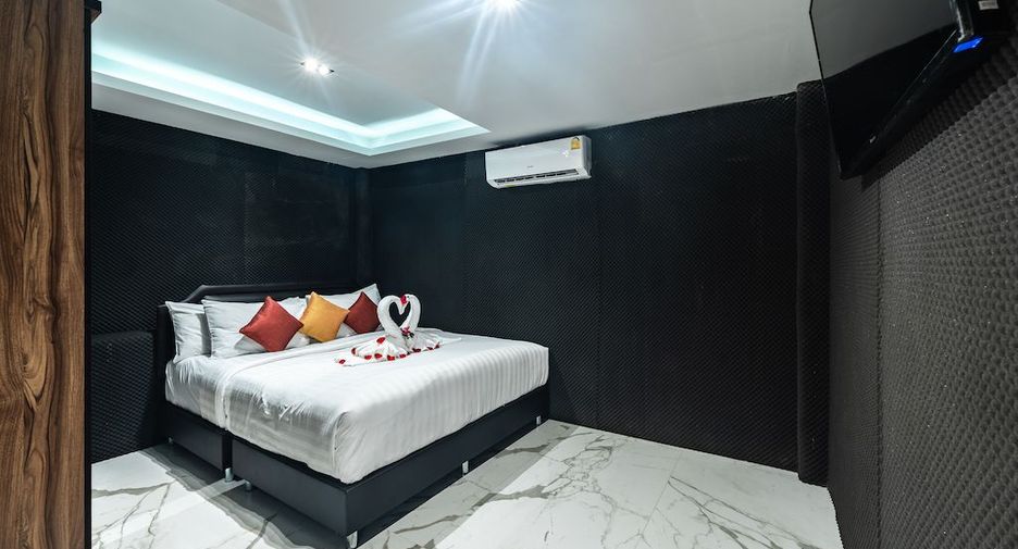 For rent 3 bedrooms apartment in Mueang Phuket, Phuket