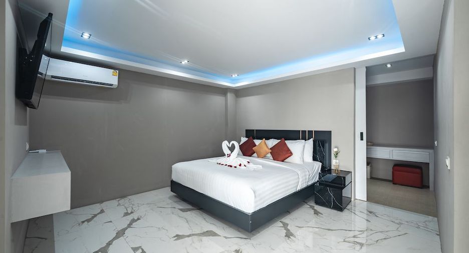 For rent 3 bedrooms apartment in Mueang Phuket, Phuket