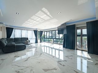 For rent 3 bedrooms apartment in Mueang Phuket, Phuket