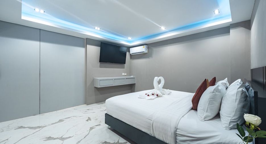 For rent 3 bedrooms apartment in Mueang Phuket, Phuket