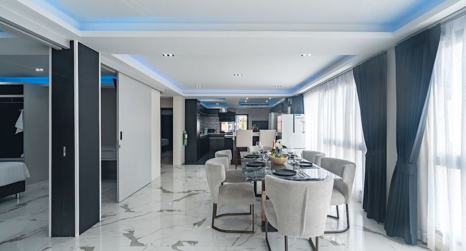 For rent 3 bedrooms apartment in Mueang Phuket, Phuket
