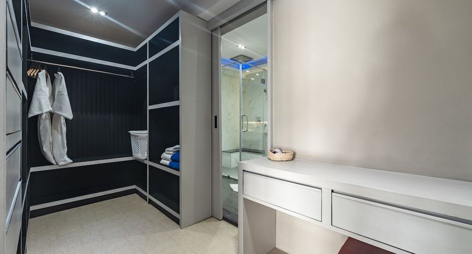 For rent 3 bedrooms apartment in Mueang Phuket, Phuket