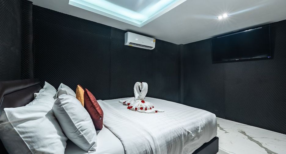 For rent 3 bedrooms apartment in Mueang Phuket, Phuket