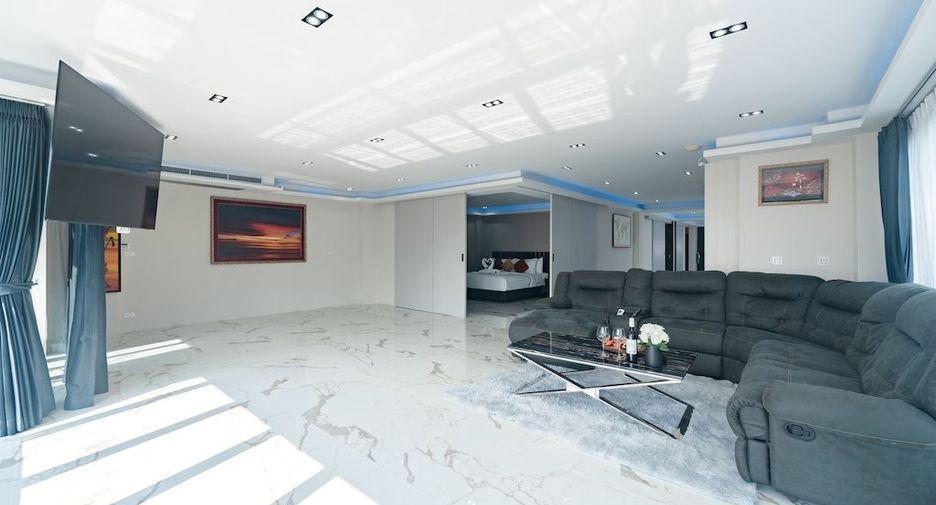 For rent 3 bedrooms apartment in Mueang Phuket, Phuket