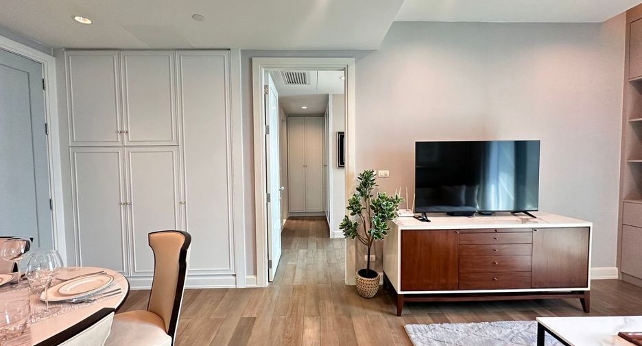 For rent and for sale 2 bedrooms condo in Pathum Wan, Bangkok