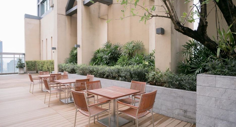For rent and for sale 2 bedrooms condo in Pathum Wan, Bangkok