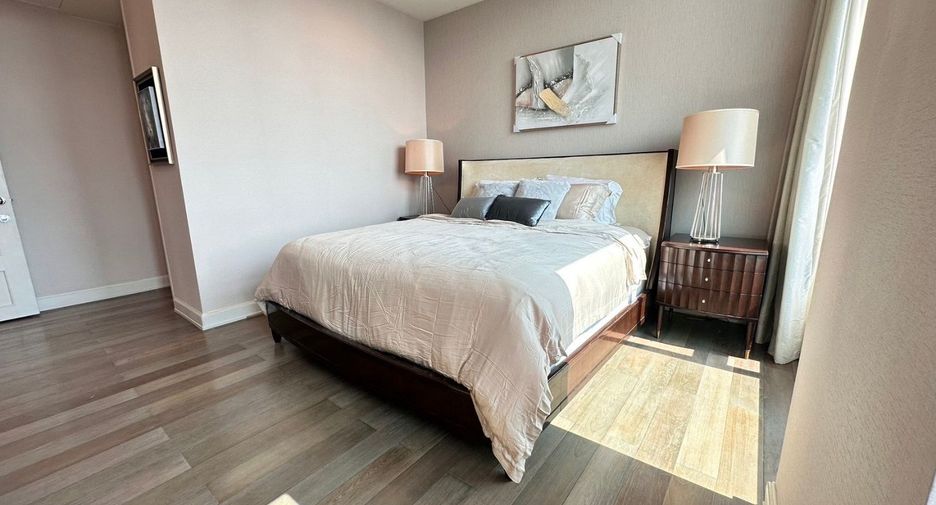 For rent and for sale 2 bedrooms condo in Pathum Wan, Bangkok