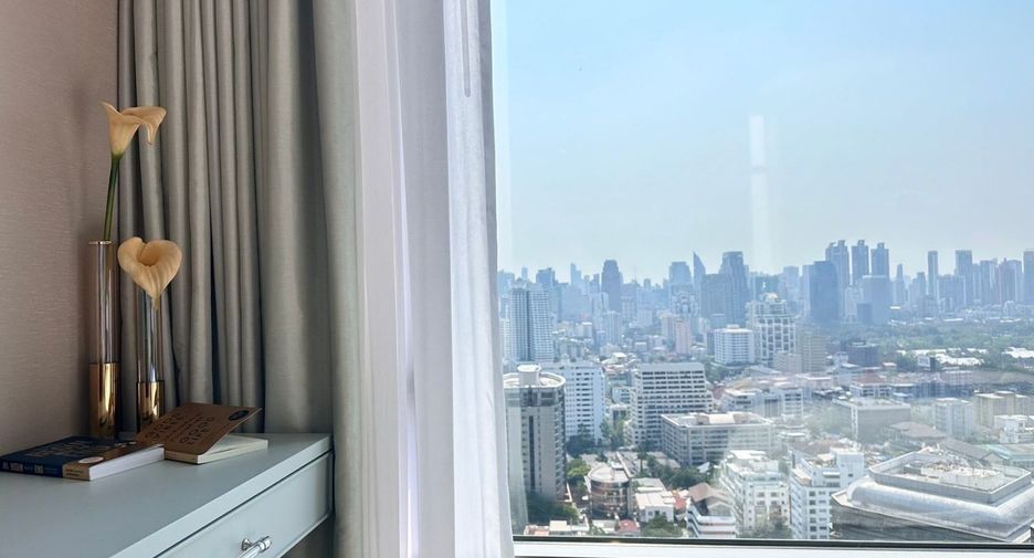 For rent and for sale 2 bedrooms condo in Pathum Wan, Bangkok