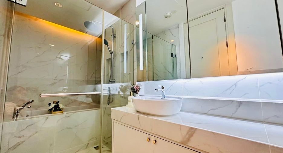 For rent and for sale 2 bedrooms condo in Pathum Wan, Bangkok